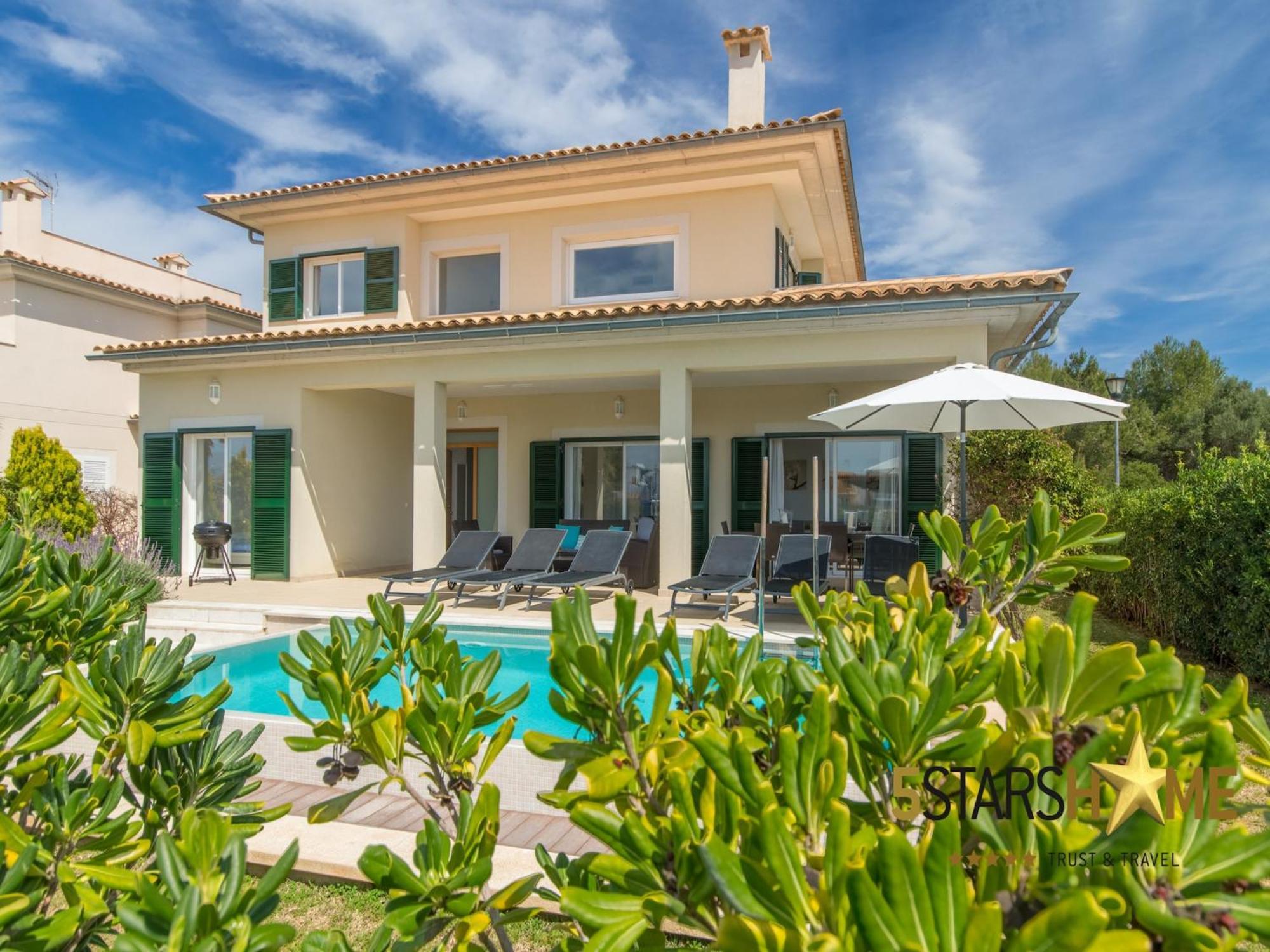 Modern Villa, 210m From Sandy Villa *