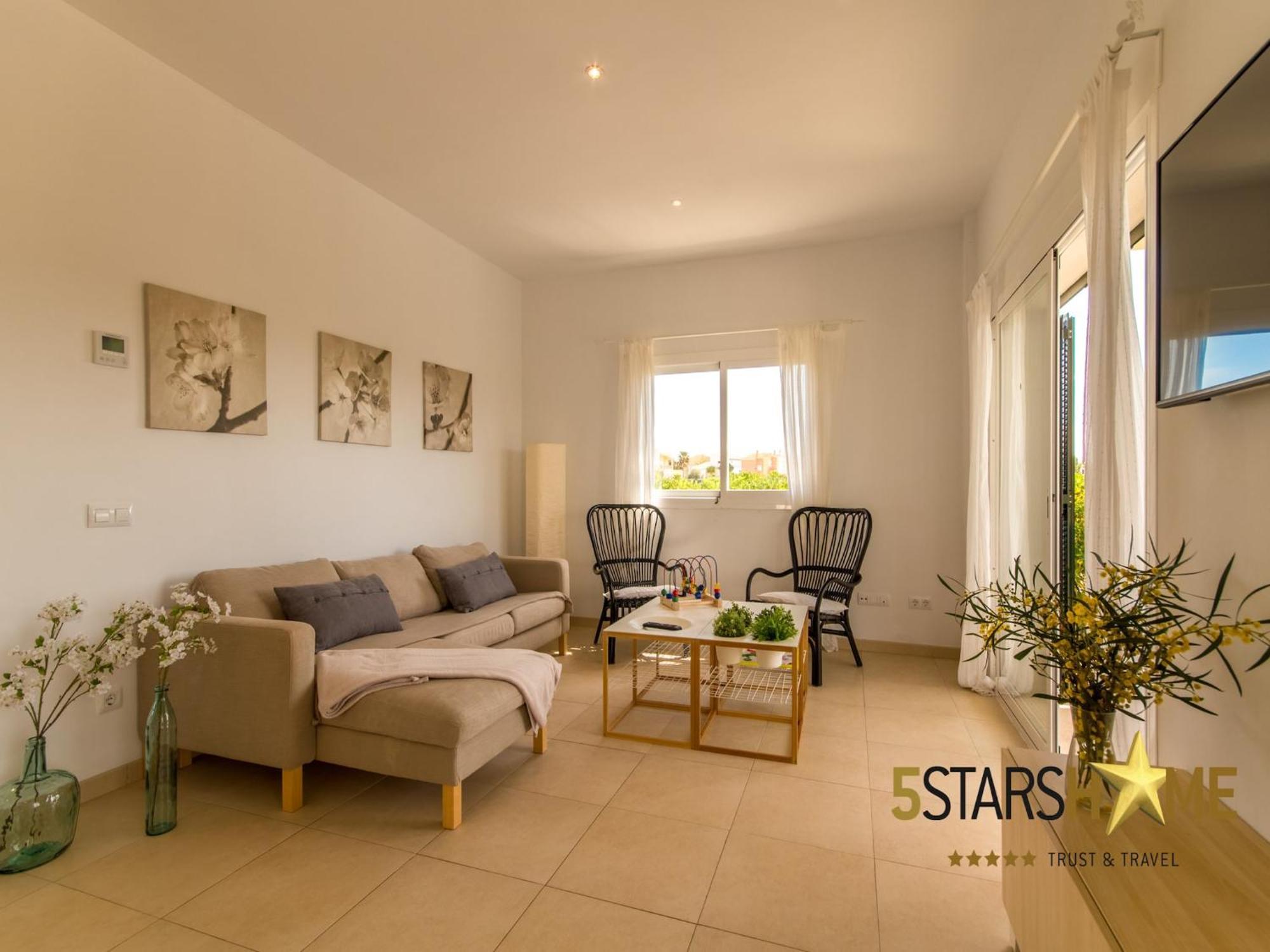 Modern Villa, 210m From Sandy Villa *