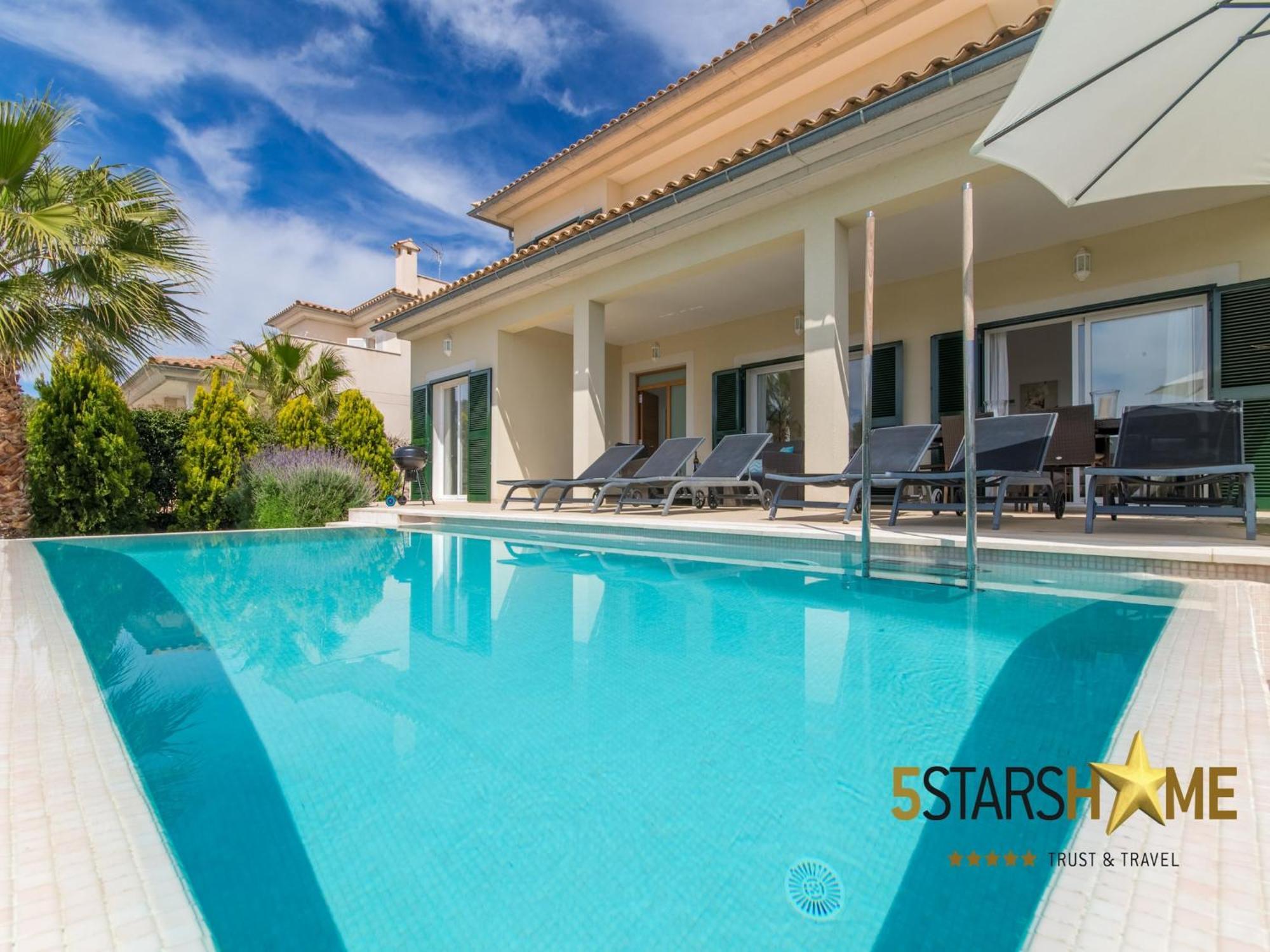 Villa Modern Villa, 210m From Sandy Alcudia (Mallorca)