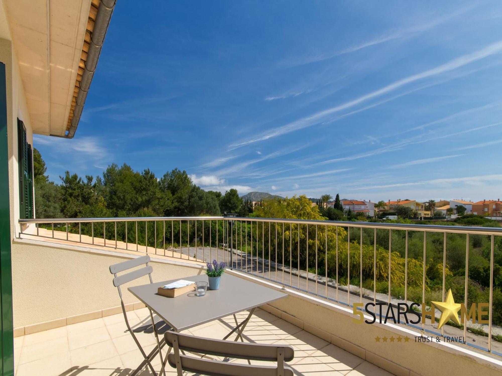 Modern Villa, 210m From Sandy Villa